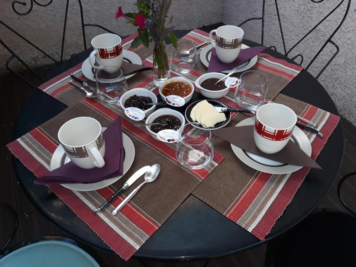 Chez Yvette , C'Est Chouette!! Bed and Breakfast Carcasona Exterior foto